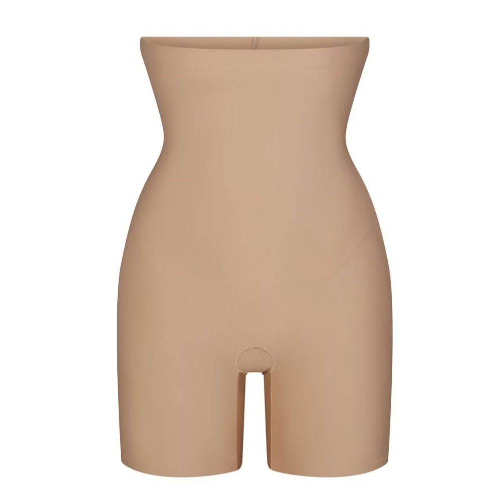 Skims Clay Core Control High Waisted Short BO-SHO-9552W Shapewear Medium